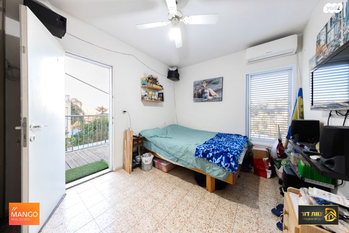 דו משפחתי, צוותא א, אלפי מנשה