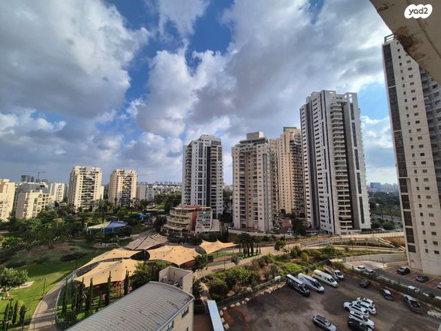 דירה, מבצע דקל 20, פתח תקווה