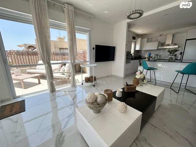 גג/ פנטהאוז