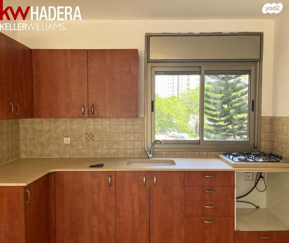 דירה, הצוקים 10, עין הים, חדרה