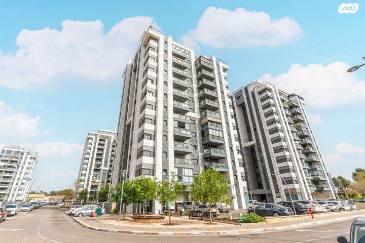 דירה, איסר הראל, נווה אור, אור עקיבא