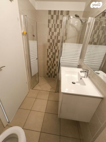 דירה, יצחק שדה, דרום מערב ותיק, בת ים