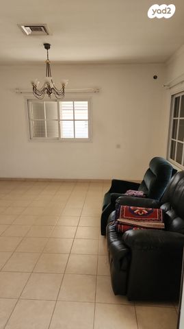 דו משפחתי, המושב, מרכז כרכור, פרדס חנה כרכור