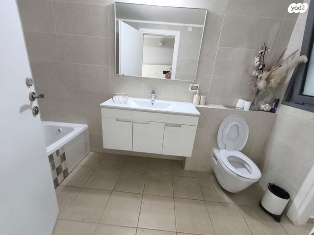 דירה, יצחק שדה, דרום מערב ותיק, בת ים