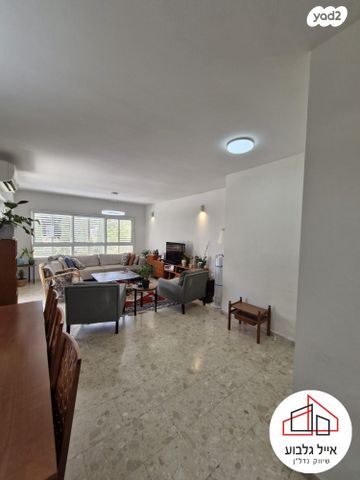 דירה, מורן 4, סביוני הכפר, כפר סבא