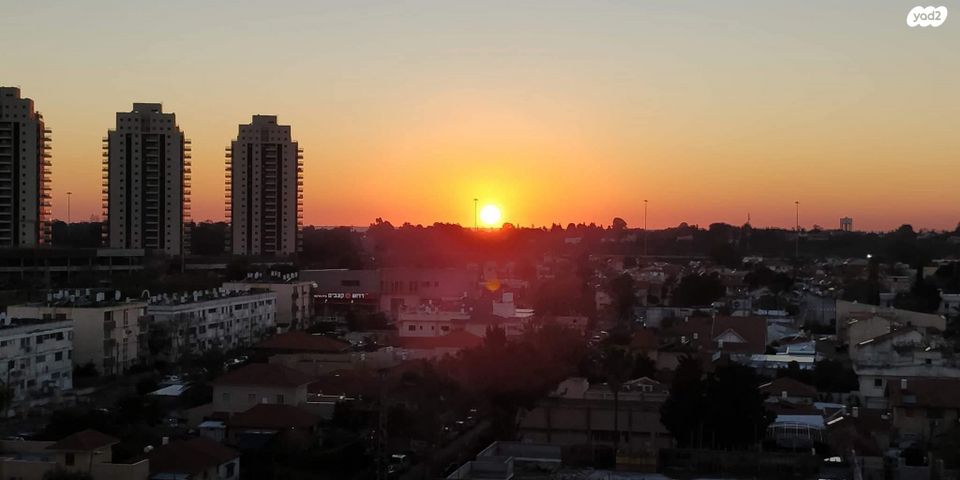 דירה, איסר הראל, נווה אור, אור עקיבא