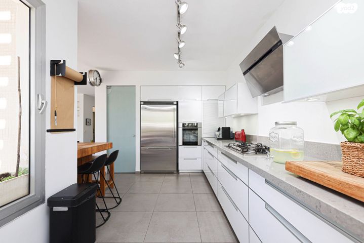 דופלקס, רבקה גובר, לב הפארק, רעננה