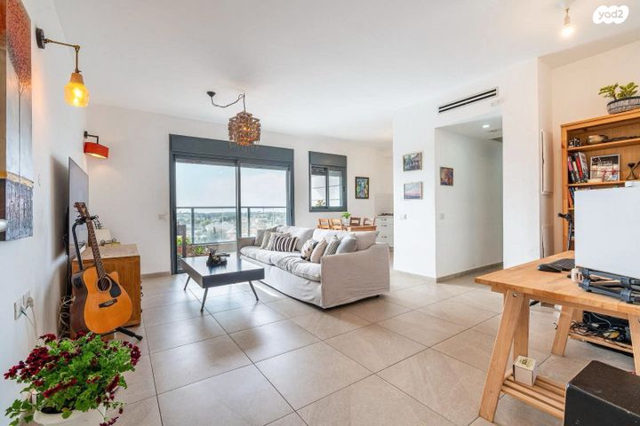 דירה, איסר הראל, נווה אור, אור עקיבא