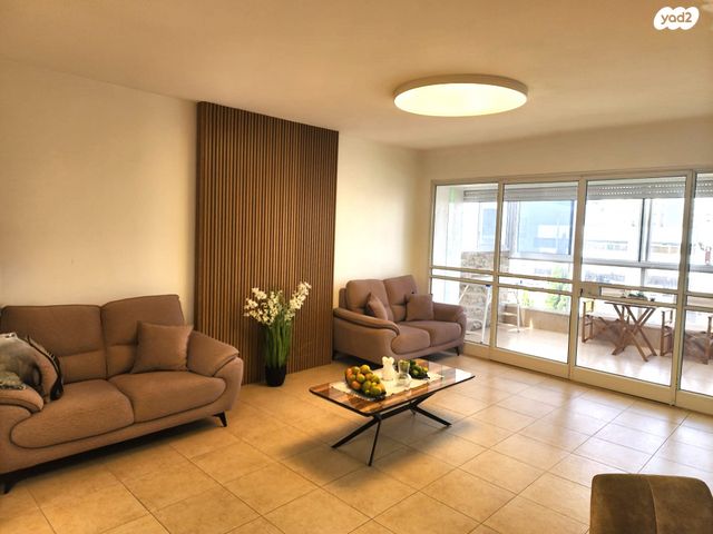 דירה, שמואל הנביא, רובע י', אשדוד