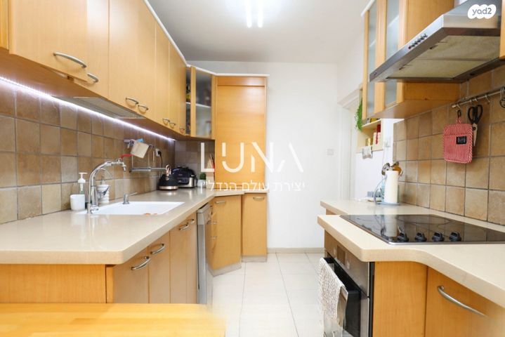 שדרות פנחס לבון 11