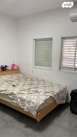 דירה, האלון, קדימה צורן