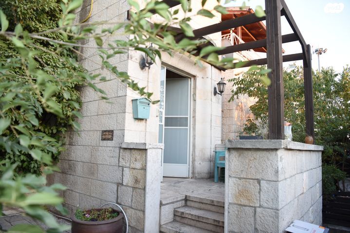 בית פרטי/ קוטג', רבדים 33, ארנונה, ירושלים