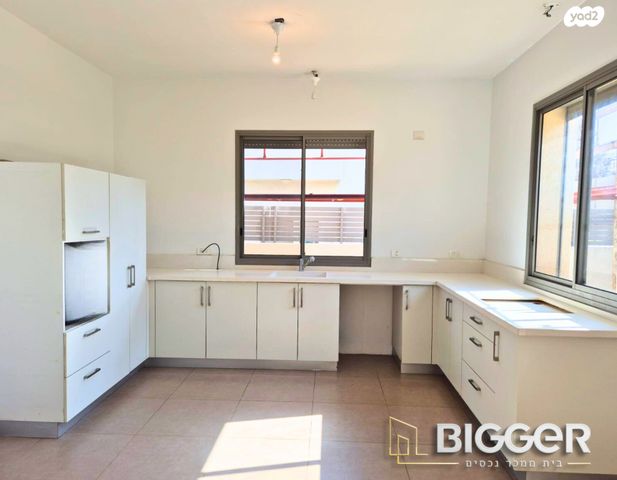 דו משפחתי, פרדס חנה כרכור