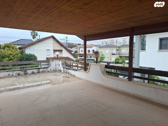 מגרשים, אלמוג, נווה מונוסון, יהוד מונוסון