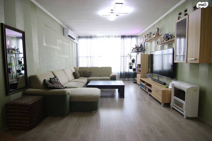 דירה, רמב"ם, ראשון לציון