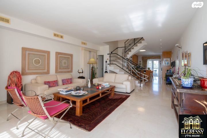 גג/ פנטהאוז, חנה סנש 22, רמת הדר, חיפה