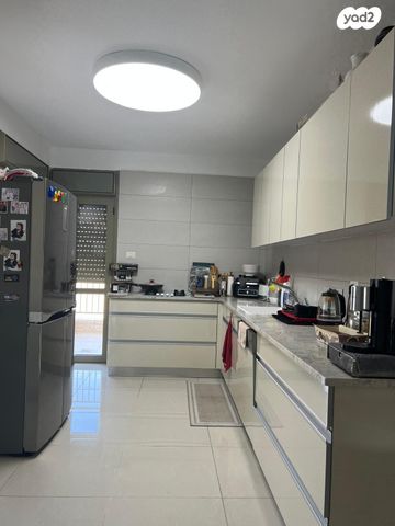 דירה, עמנואל זיסמן, חומת שמואל, הר חומה, ירושלים