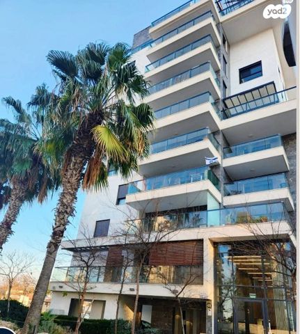 שדרות מנחם בגין 48