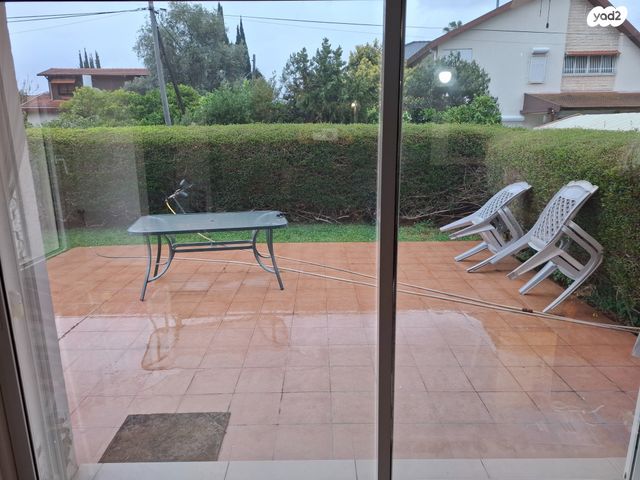 מגרשים, אלמוג, נווה מונוסון, יהוד מונוסון