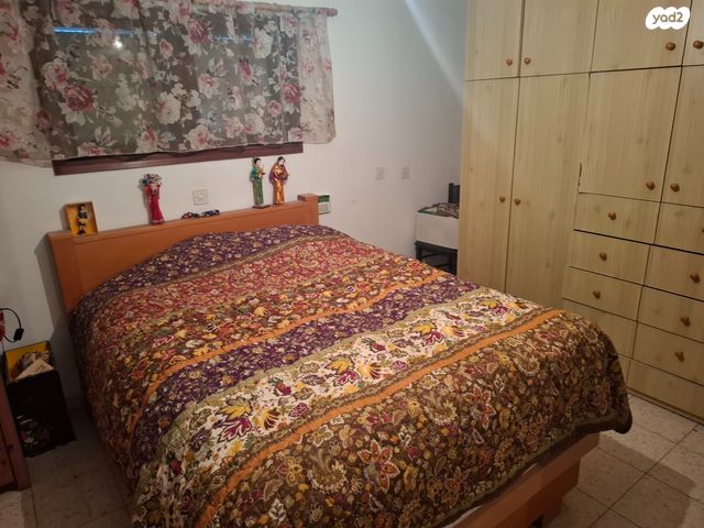 מגרשים, אלמוג, נווה מונוסון, יהוד מונוסון