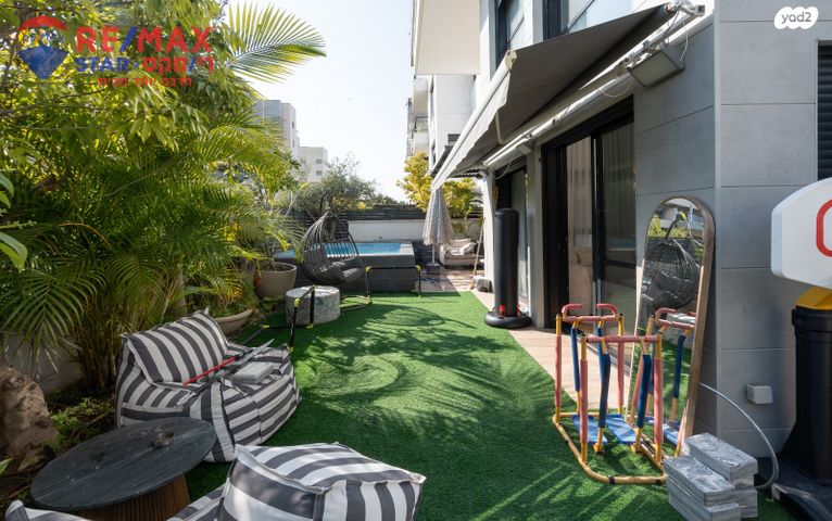 דירת גן, הרצליה הירוקה, נווה עובד, הרצליה