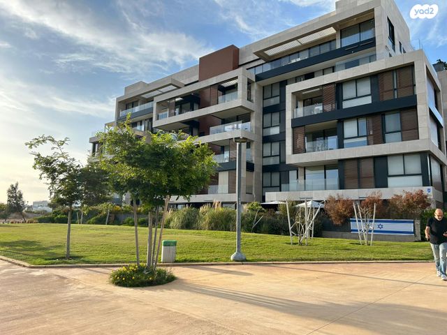 שדרות אבא אבן 