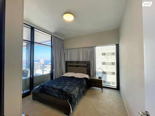 גג/ פנטהאוז, אריק איינשטיין 3, דרום חדש, פארק הים, בת ים