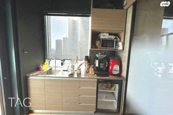 משרדים, דרך מנחם בגין 156, תל אביב יפו