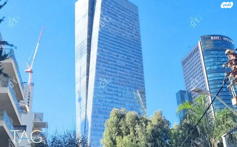 דרך מנחם בגין 121