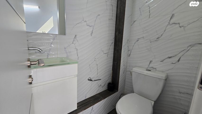 משרדים, שדרות נשיאי ישראל, המיסדים, כרמיאל