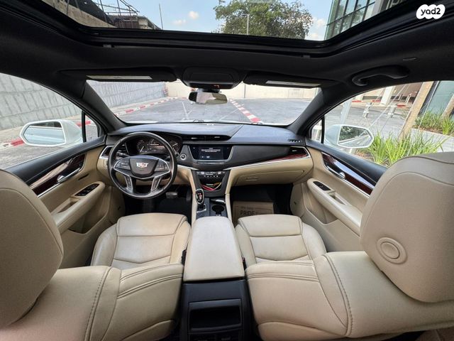קאדילק XT5