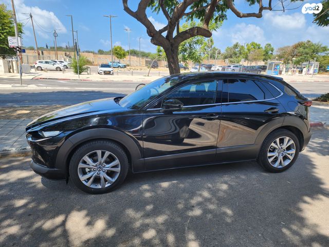 מודעת רכב מאזדה CX-30