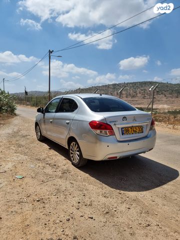 מודעת רכב מיצובישי אטראז'