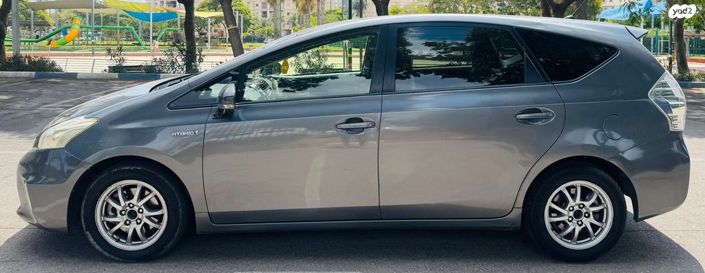 טויוטה פריוס פלוס