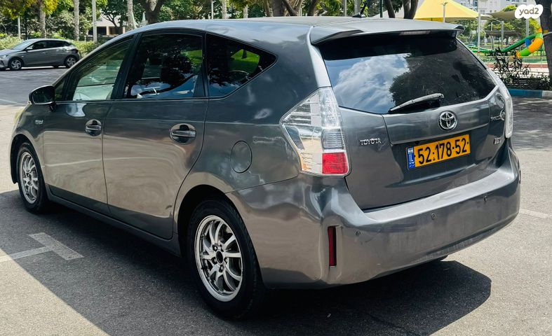 טויוטה פריוס פלוס