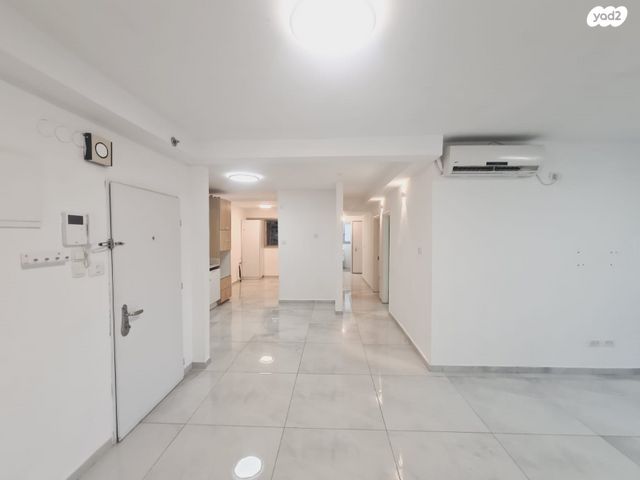 דירה, יאנוש קורצ'אק 5, קיראון, קרית אונו