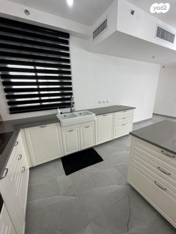 דירה, אמנון ליפקין שחק 8, נוף הטיילת, נתניה