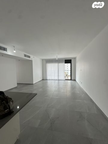 דירה, אמנון ליפקין שחק 8, נוף הטיילת, נתניה