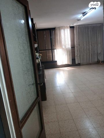 דירה, האורים 11, כפר גנים א, פתח תקווה