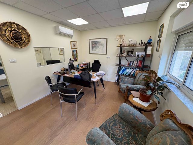 משרדים, השקדים 12, אבו גוש