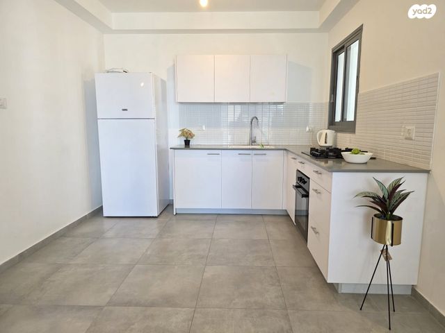 דירה, רבי דוד דנינו, הפרחים, קרית גת