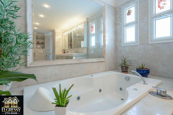 גג/ פנטהאוז, חנה סנש 22, רמת הדר, חיפה