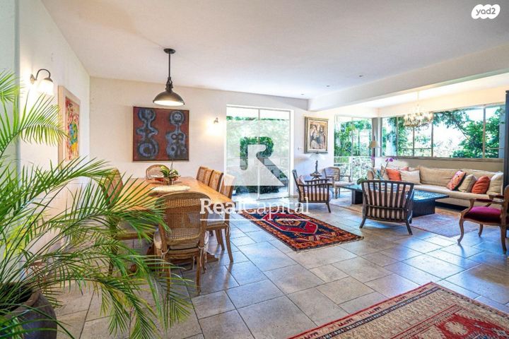 גג/ פנטהאוז, אלון, רמת השרון