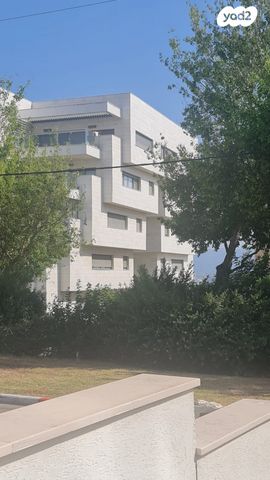 גג/ פנטהאוז, שדרות בורוכוב, מרכז העיר, קרית אתא