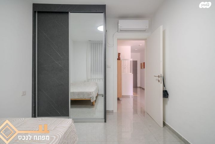 דו משפחתי, נצר חזני, נתיבות מערב, נתיבות