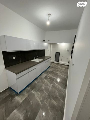 חומה ומגדל 5