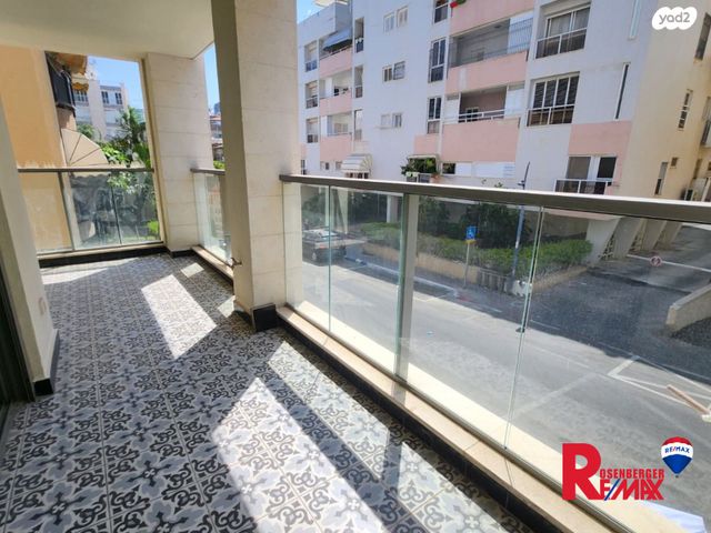 דירה, הנוטרים 7, אגרובנק, חולון