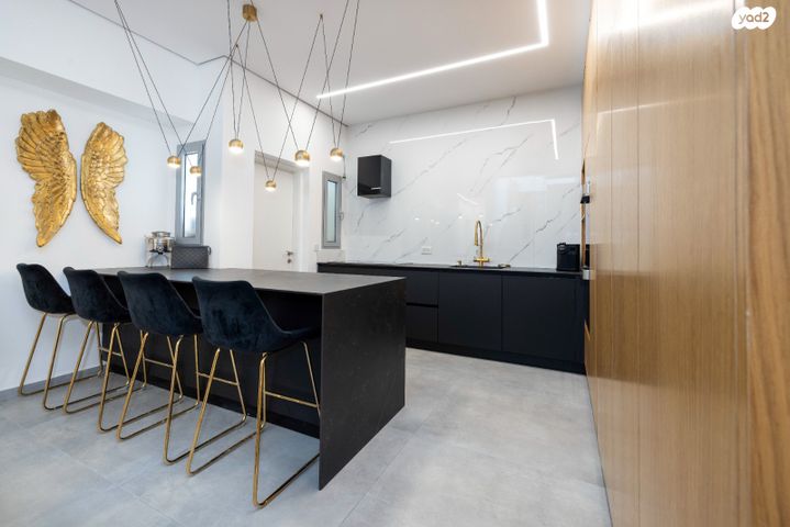 גג/ פנטהאוז, יבנה