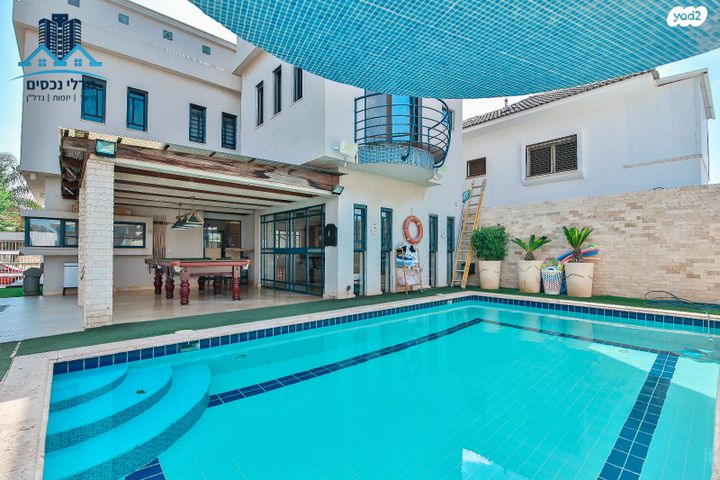 דו משפחתי, הדביר, חדרה