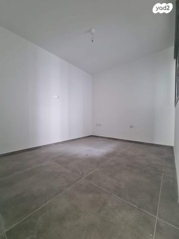 דירה, משה רינת, קרית רבין, חולון